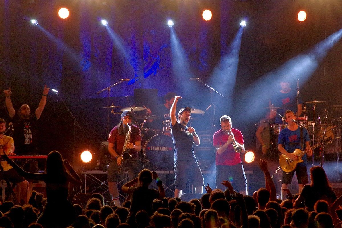 Concert de Txarango en una imatge d'arxiu.