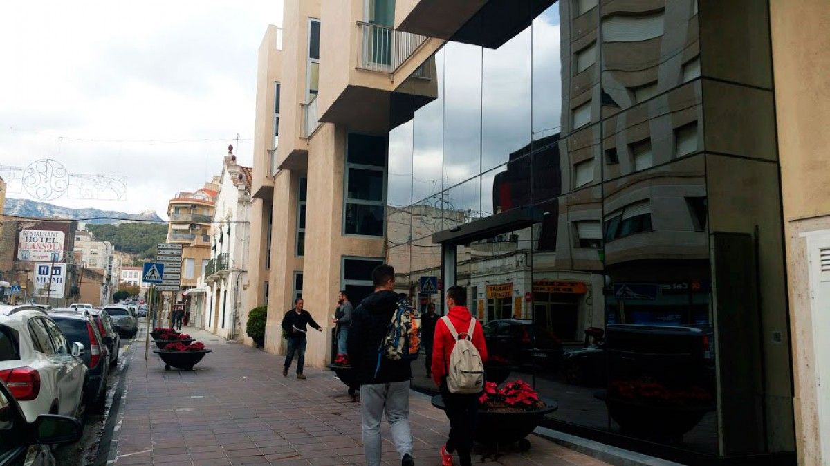 Imatge del nou accés per la façana del carrer Constància 