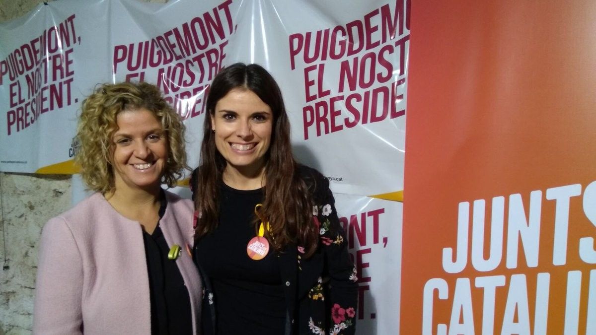 Mònica Sales i Meritxell Roigé durant l'acte de valoració dels resultats electorals