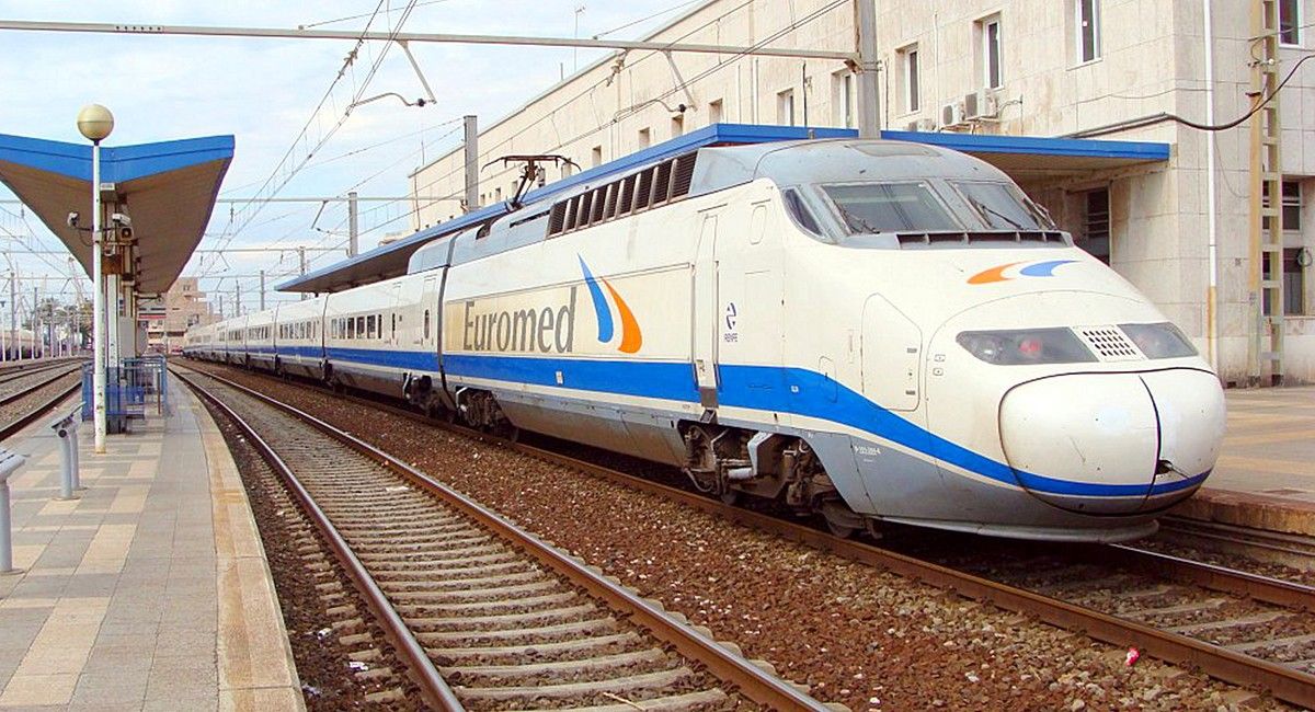 Un tren Euromed, que cobreix el trajecte entre Barcelona i València, en una imatge d'arxiu.