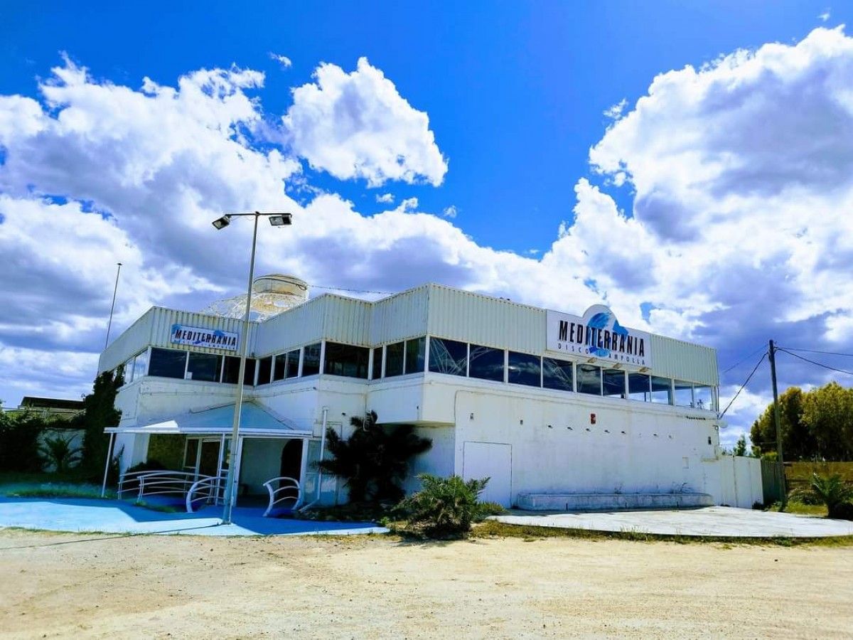 Discoteca Mediterrània a la platja de l'Arenal, a L'Ampolla 