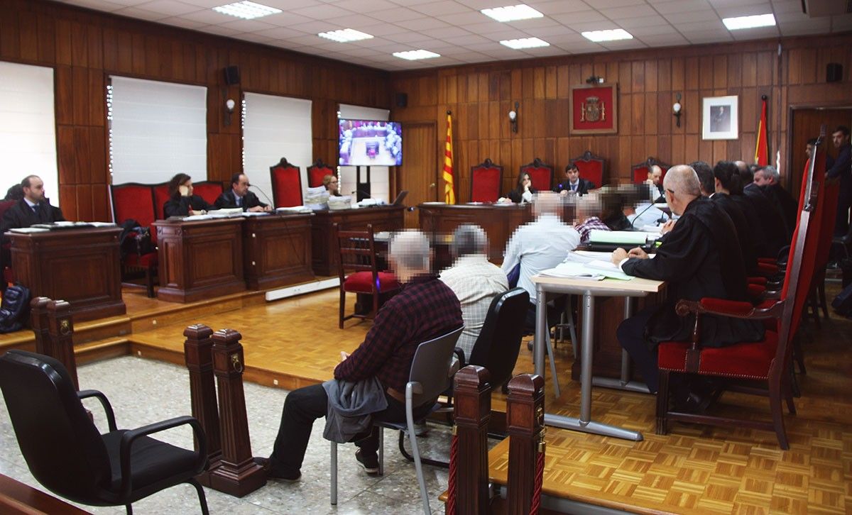 Sala de vistes de l'Audiència de Tarragona on es fa el judici als membres d’una xarxa d’abús de menors i pornografia infantil destapada a Tortosa. 