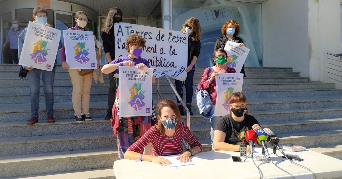 L'Assemblea Feminista de les Terres de l'Ebre va recollir mocions als ajuntament per aconseguir l'IVE a l'Hospital Verge de la Cinta de Tortosa