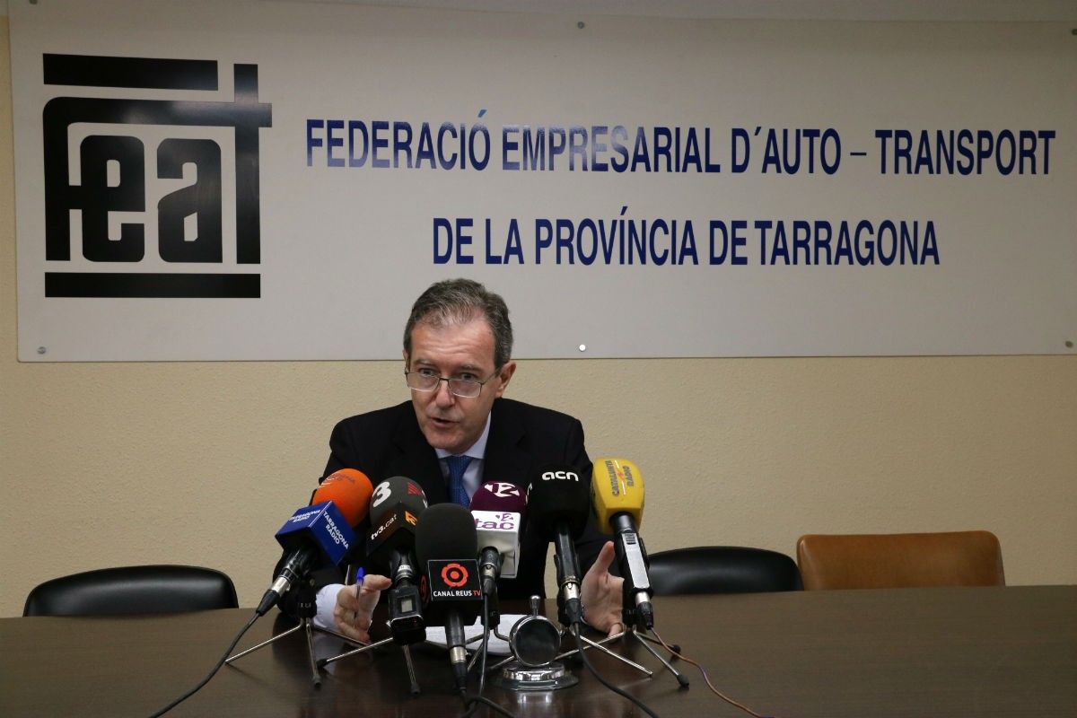 El secretari general de la FEAT, Josep Lluís Aymat, aquest matí en roda de premsa 