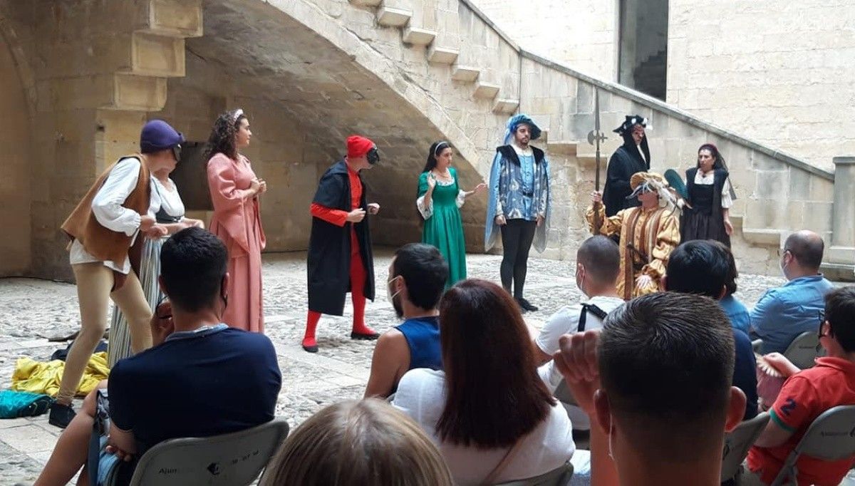 Un dels espectacles que es van poder veure en l'edició adaptada de la Festa del Renaixement de Tortosa.