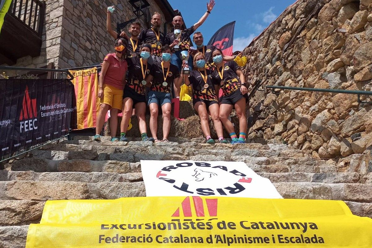 Equip masculí i femení Trencacims de Paüls, campions de Catalunya 