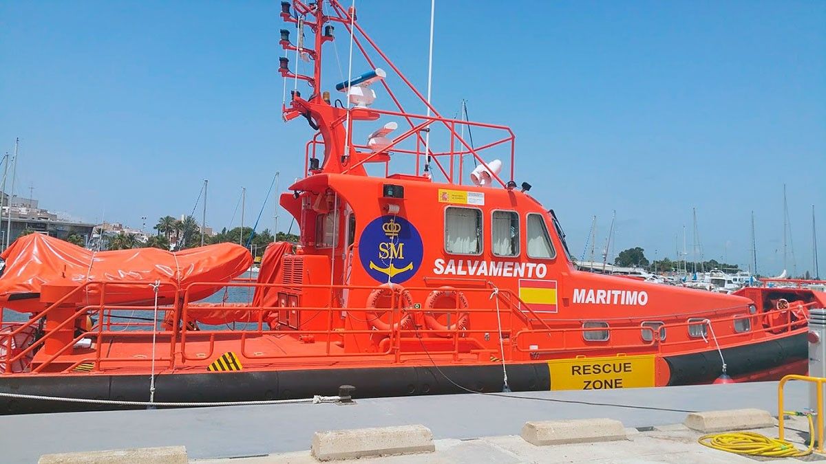 L'embarcació de Salvament Marítim, al port de la Ràpita.