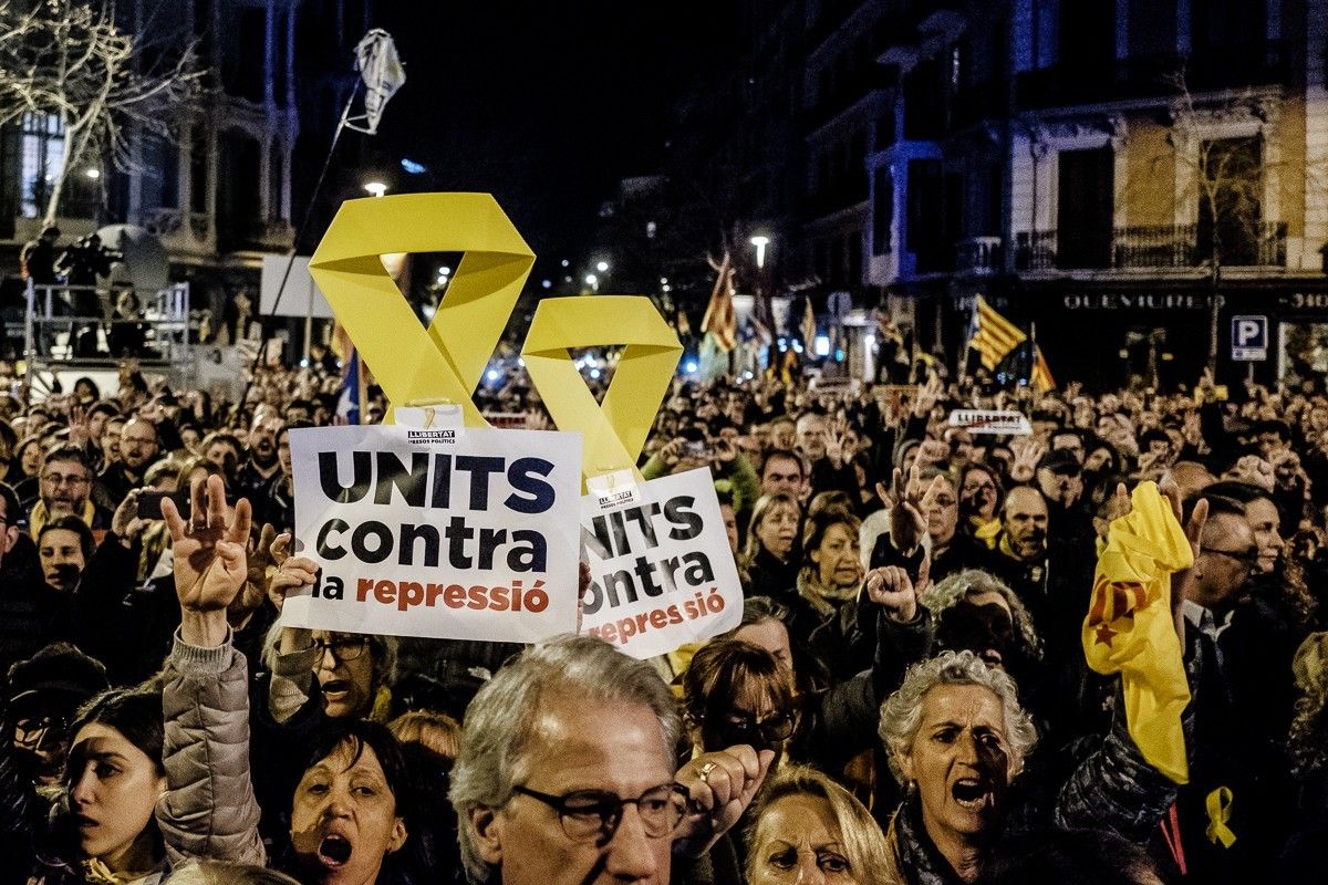 Manifestació «Si a la república i al govern legítim» a Barcelona