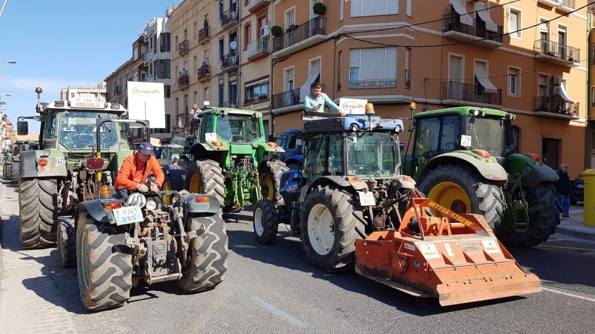 En la convocatòria també han participat tractors del sector de l’arròs, cítrics i oli. 