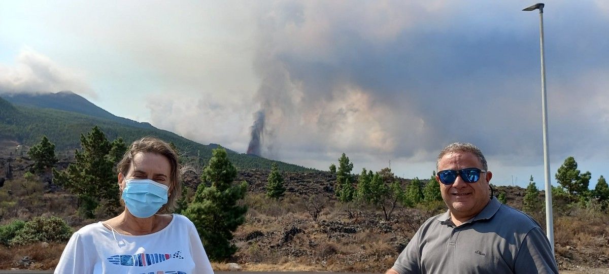 La parella rapitenca que es trobava de vacances quan el volcà va explotar I va entrar en erupció 