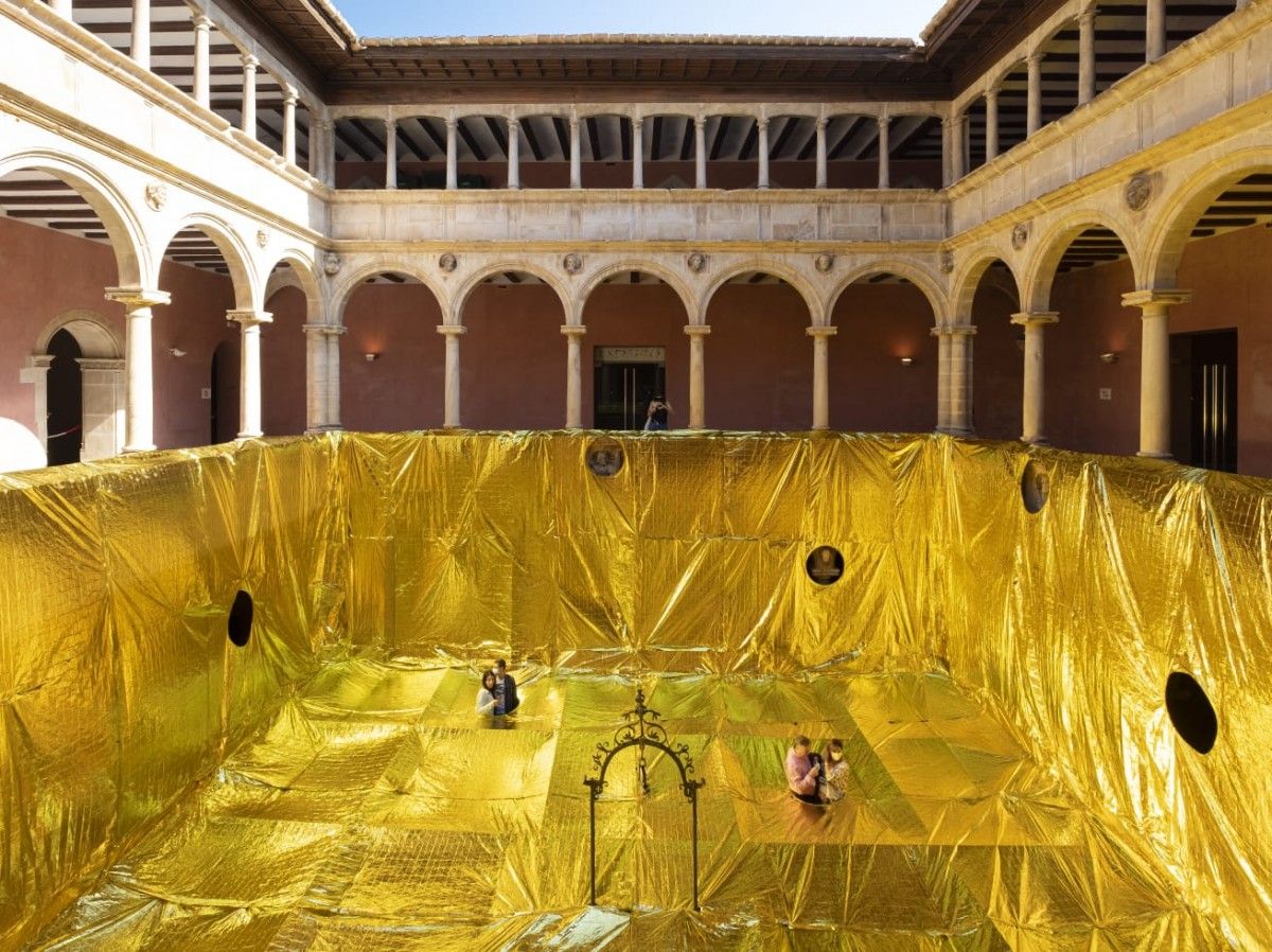 La instal·lació 'Gold digger' ha sigut la guanyadora de la  vuitena edició del festival d'art efímer de Tortosa A Cel Obert