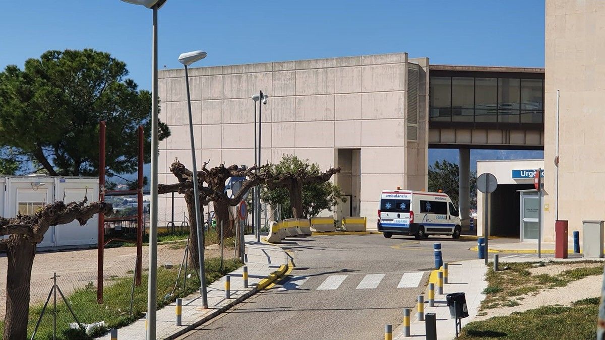 Accés d'urgències de l'hospital de Tortosa Verge de la Cinta