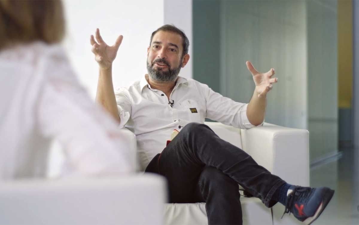 Pere Estupinyà, presentador i director de continguts del programa de La 2 El cazador de cerebros.