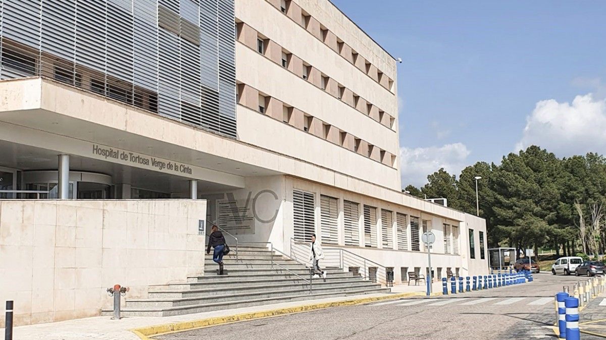Façana principal de l'hospital de Tortosa Verge de la Cinta.