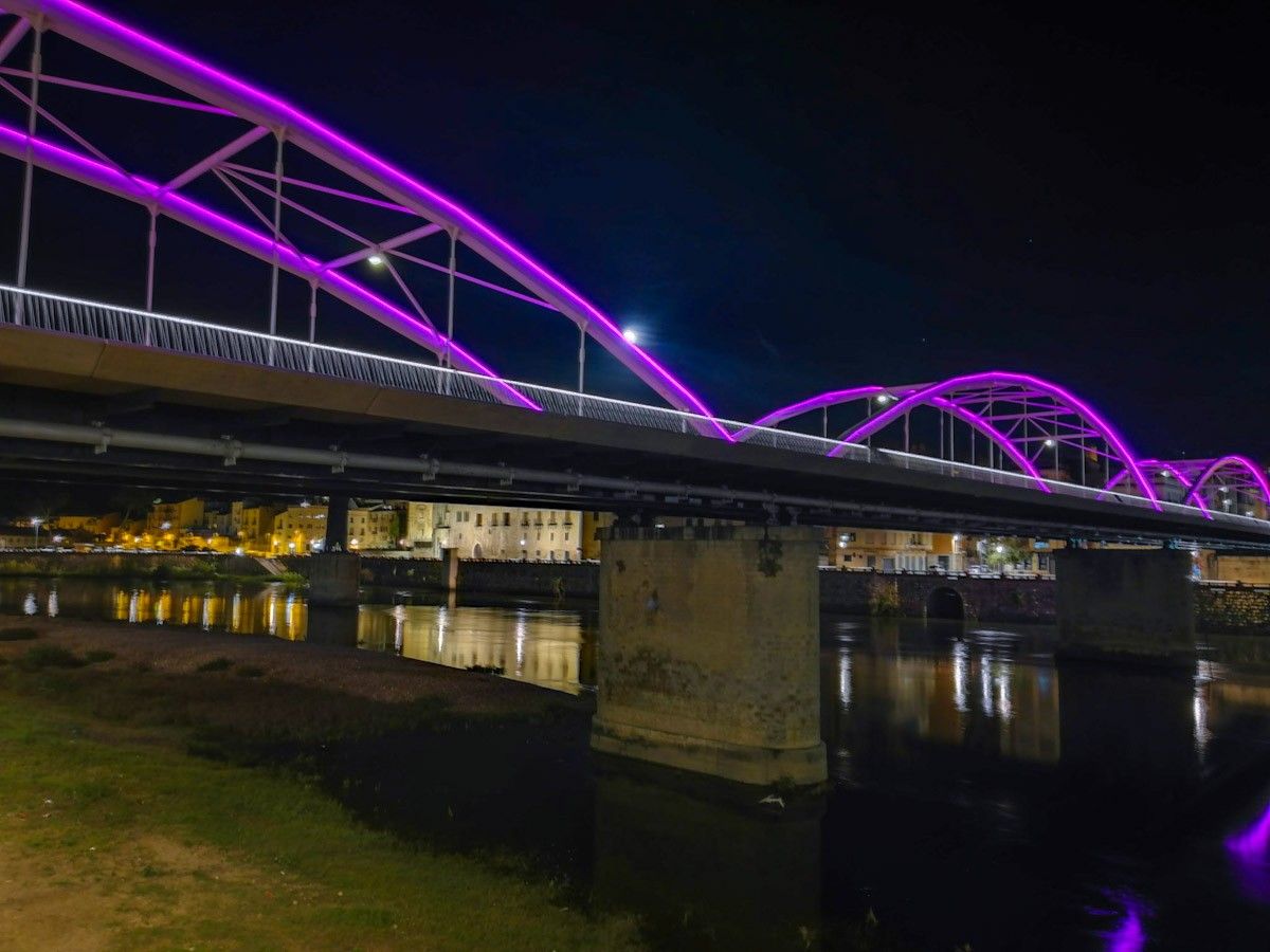 El 25N la il.luminació del Pont de l'Estat serà lila com en els anys anteriors