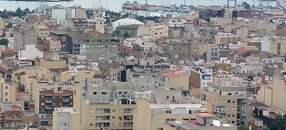 Imatge aèria de La Ràpita, municipi on cau més el preu de l'habitatge de segona mà