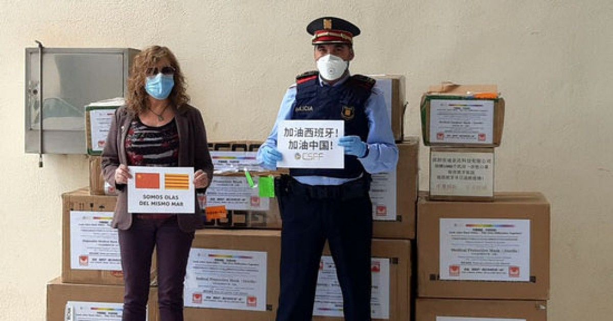 Donació de mascaretes provinents de la Xina a Salut Terres de l'Ebre