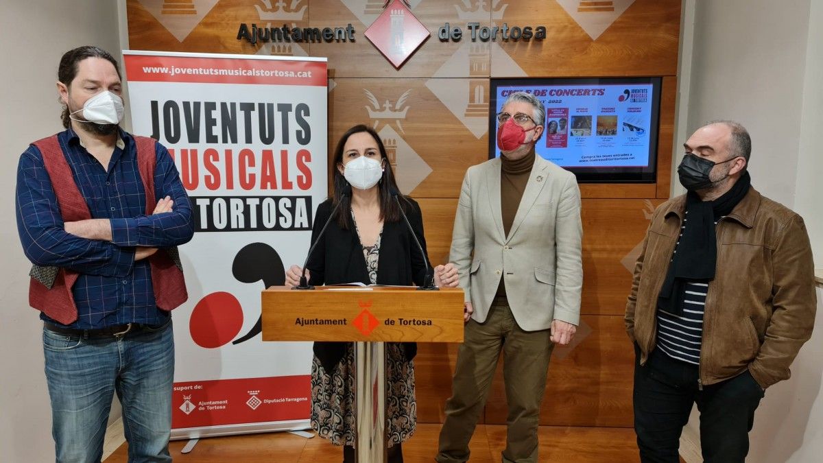 Roda de premsa de les Joventuts Musicals de Tortosa i el regidor de cultura, Enric Roig 