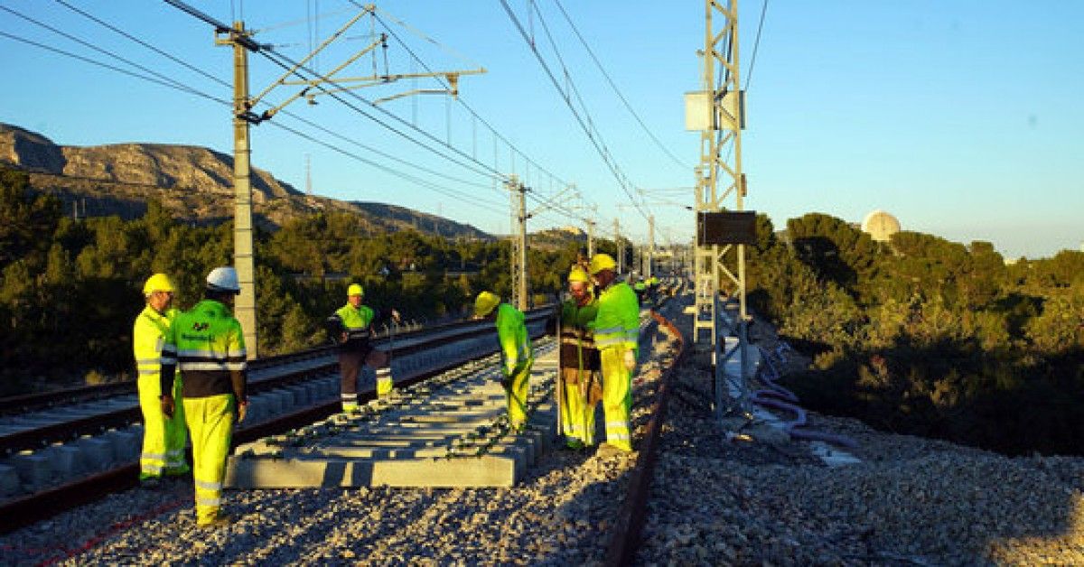 Foment aprova l'estudi informatiu que adaptarà el corredor mediterrani i hi podran operar trens de fins a 750 metres