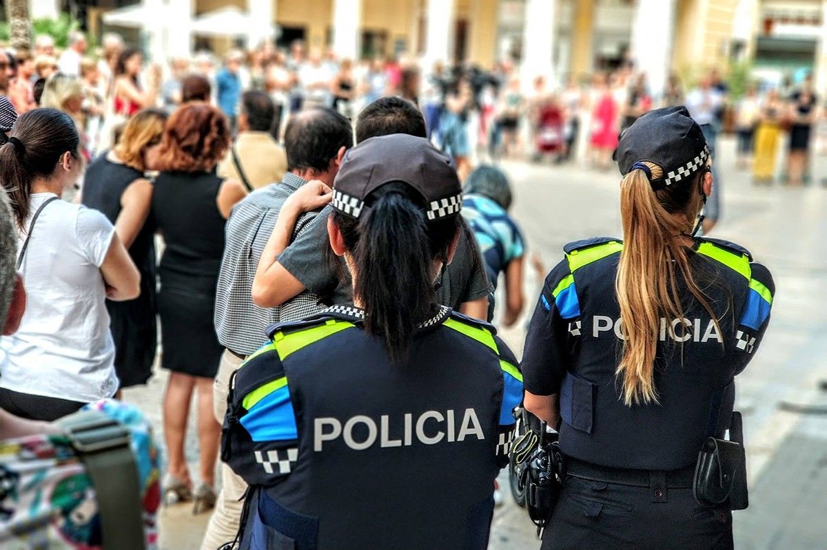 La Policia Local atribueix als tres detinguts el robatori d'onze parquímetres de Tortosa.