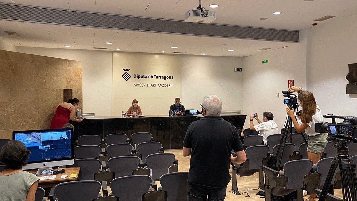 La presidenta de la Diputació de Tarragona, Noemí Llauradó, en la presentació avui de la línia d'ajuts per al sector cultural de la demarcació de Tarragona.