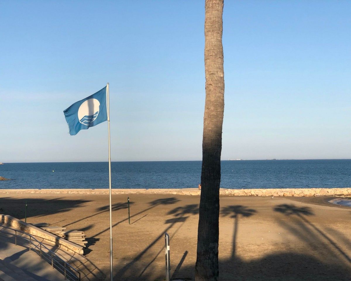 La Ràpita revalida les dues banderes blaves a les platges del Garbí i de les Delícies 