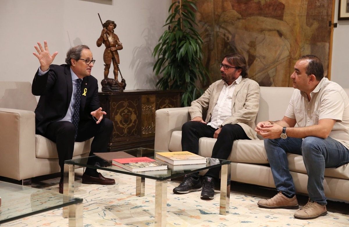 Quim Torra, amb Javier Pacheco (CCOO) i Camil Ros (UGT)