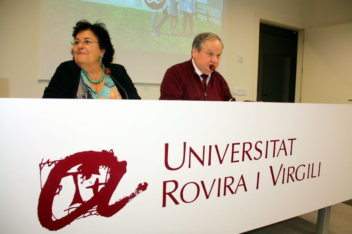La rectora de la URV, Maria José Figueras, i el vicerector econòmic i director del Campus Terres de l'Ebre, Jordi Sardà. 