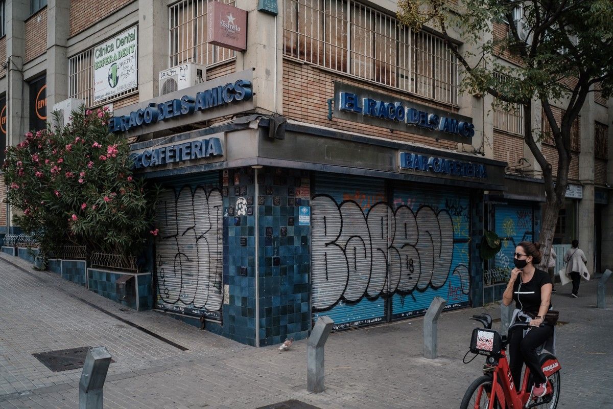 Un bar tancat, a la Sagrera, a Barcelona