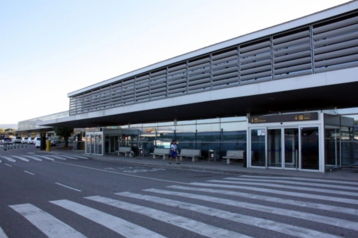 Exterior de l'aeroport de Reus