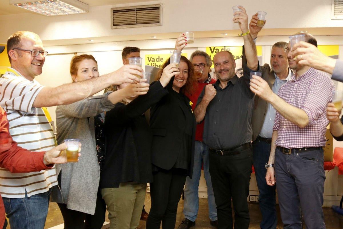 ERC celebrant els resultats de les eleccions generals a la seu de Tarragona.