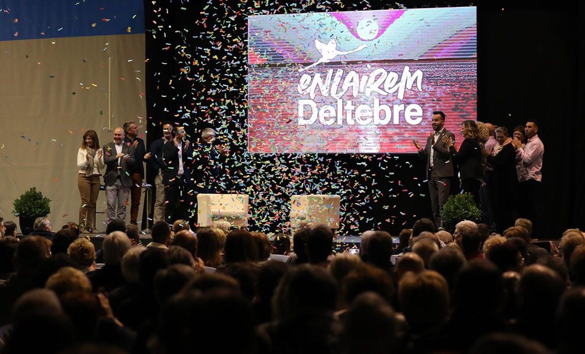 Presentació de la candidatura d'Enlairem Deltebre, amb Lluís Soler al capdavant.