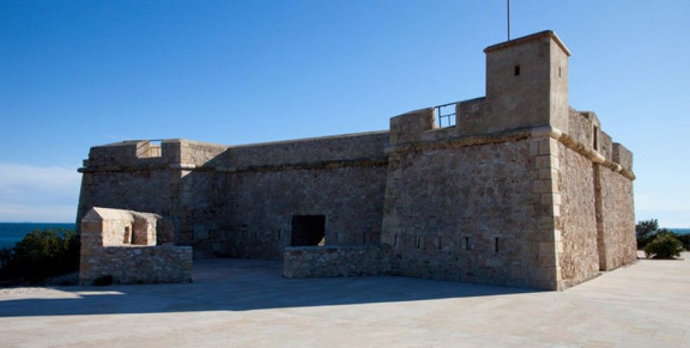 : Torre fortalesa de Sant Jordi d'Alfama