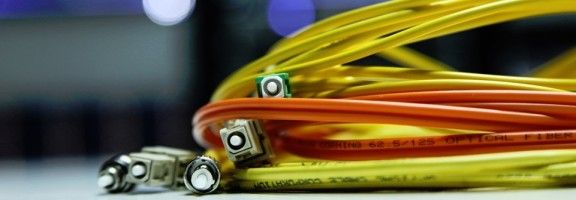 Cable per a connexions de fibra òptica
