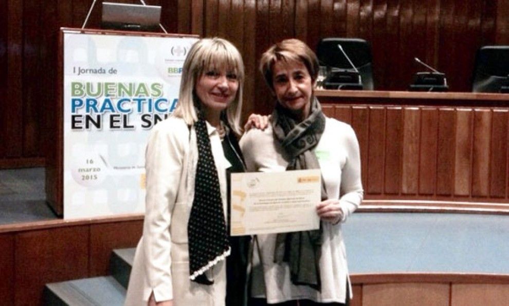 Blanca Cuevas i Núria Colomé van recollir el diploma acreditatiu.
