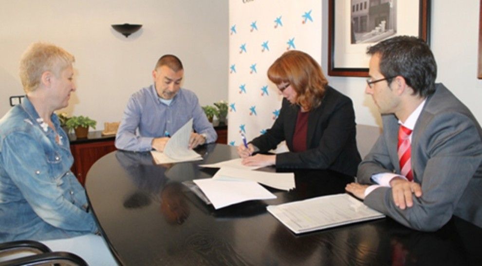 Imatge de la signatura del conveni.