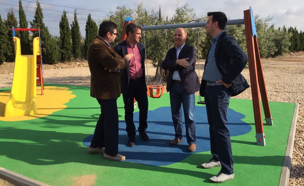 El parc infantil reciclat ha tingut un cost de 15.000 euros.