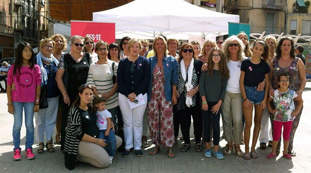Ahir, les candidates davant el mercat municipal de Tortosa.