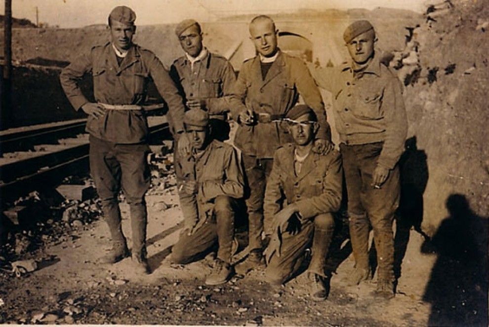 Grup de presoners d’un Batalló Disciplinari de Soldats Treballadors a Xerta. 