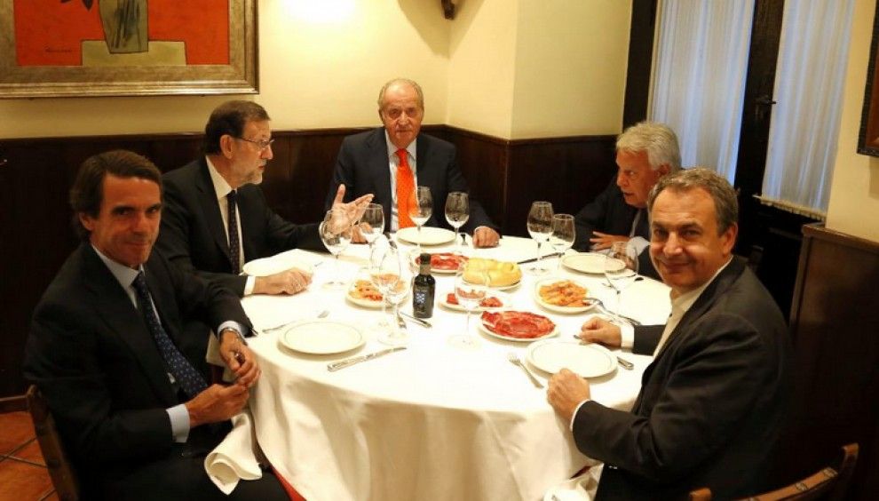 Imatge del sopar privat entre quatre ex presidents i Joan Carles de Borbó