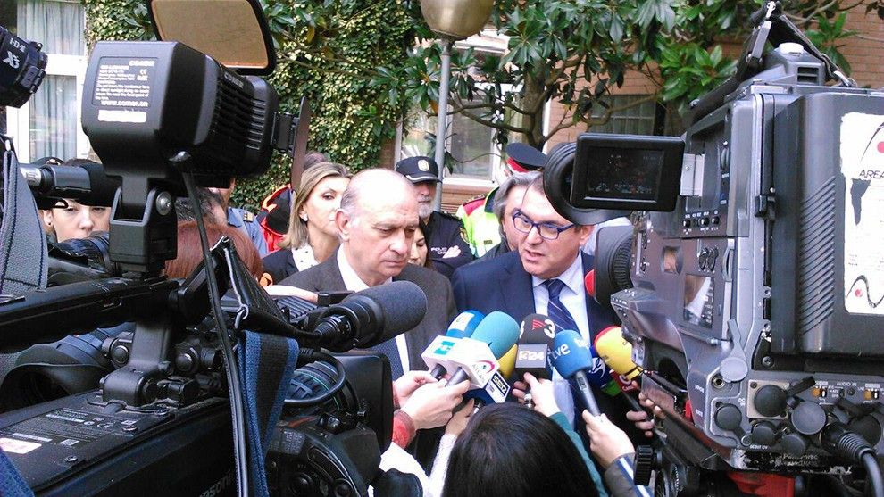 El ministre d'Interior, Jorgé Fernández Díaz, i el conseller Jordi Jané, han informat sobre les dades de l'accident.
