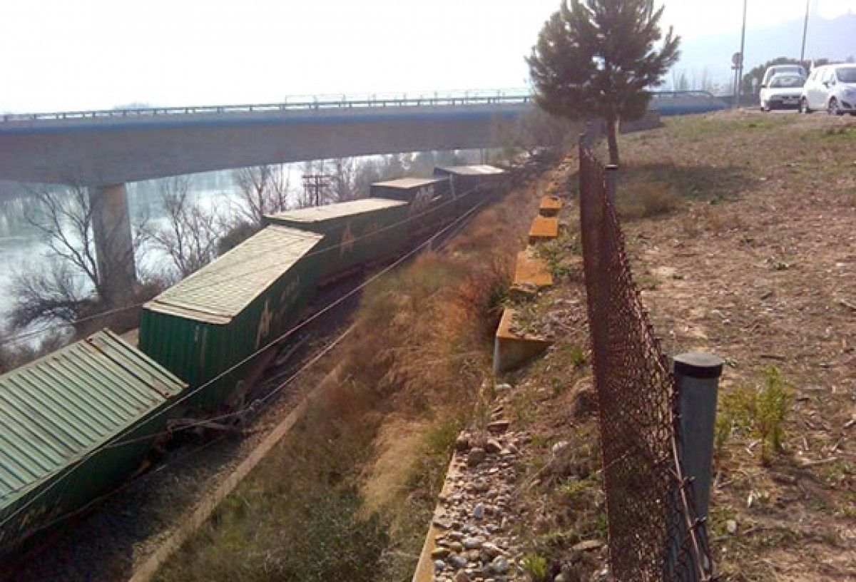 Descarrilament d’un comboi de mercaderies a Ascó el 22 de gener de 2016. 