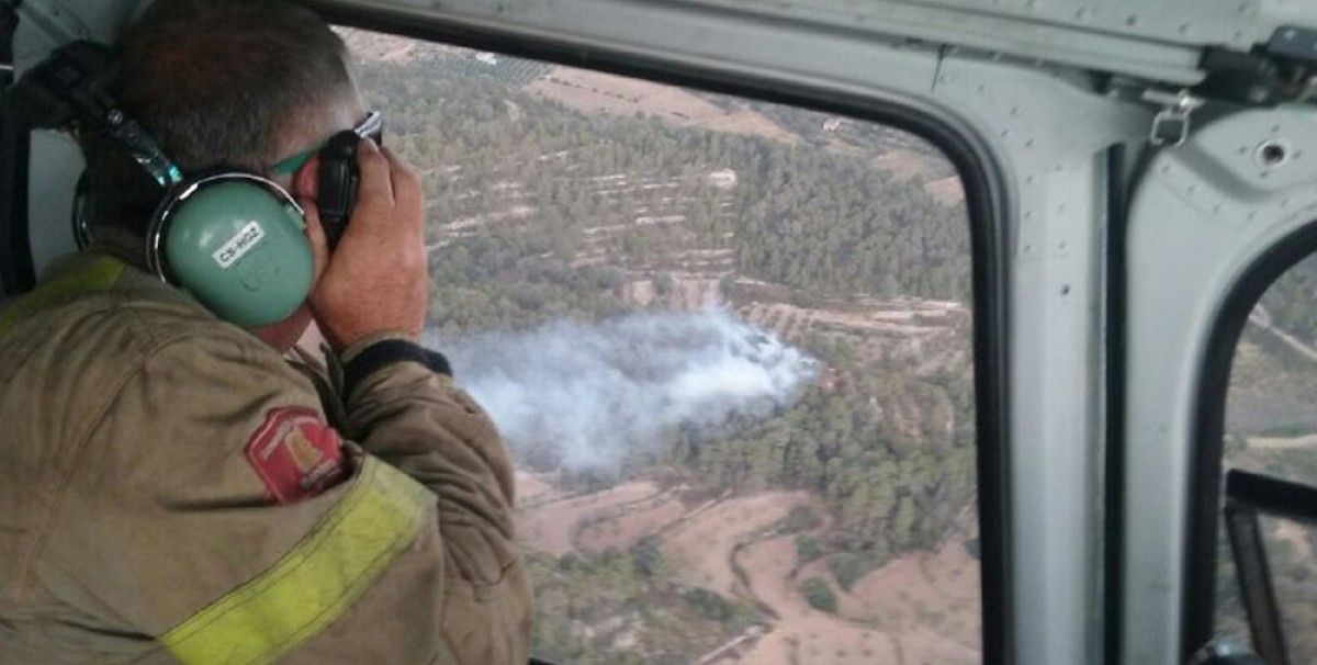 L'incendi de Corbera d'Ebre vist des d'un dels mitjans aeris.
