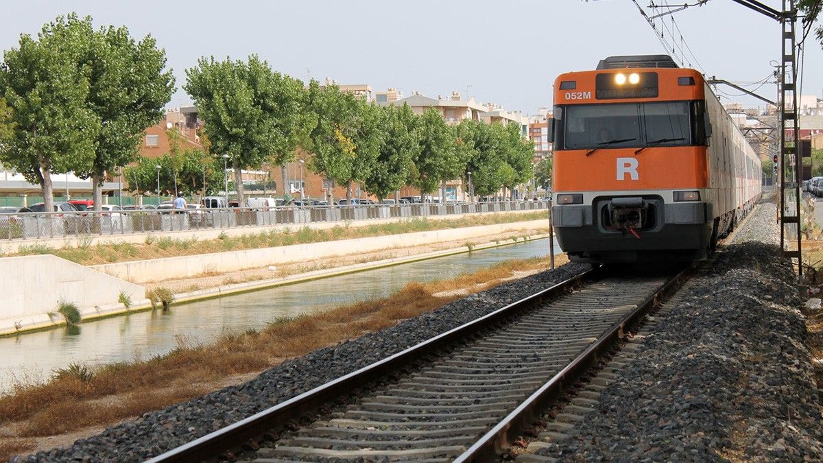Tren circulant per Tortosa. 