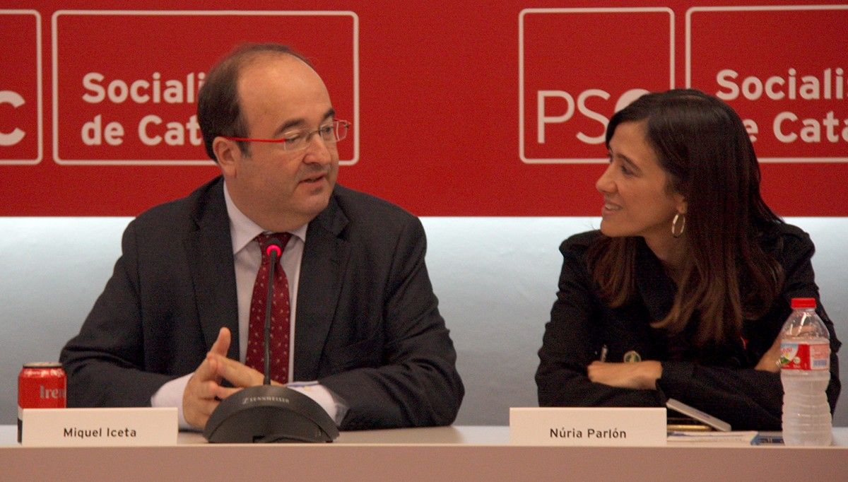 El reelegit primer secretari del PSC, Miquel Iceta, i la seva contrincant en les primàries, Núria Parlon.
