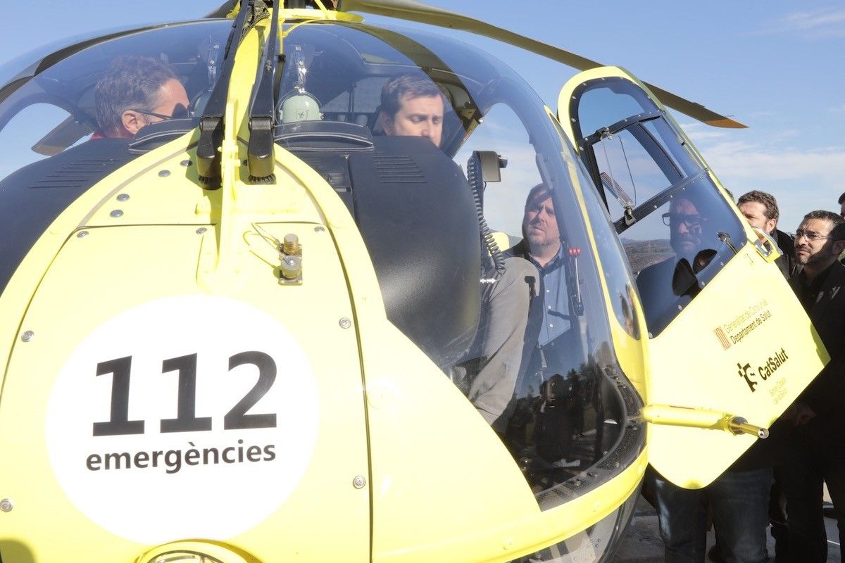 El nou helicòpter arribant a l'Hospital Parc Taulí de Sabadell