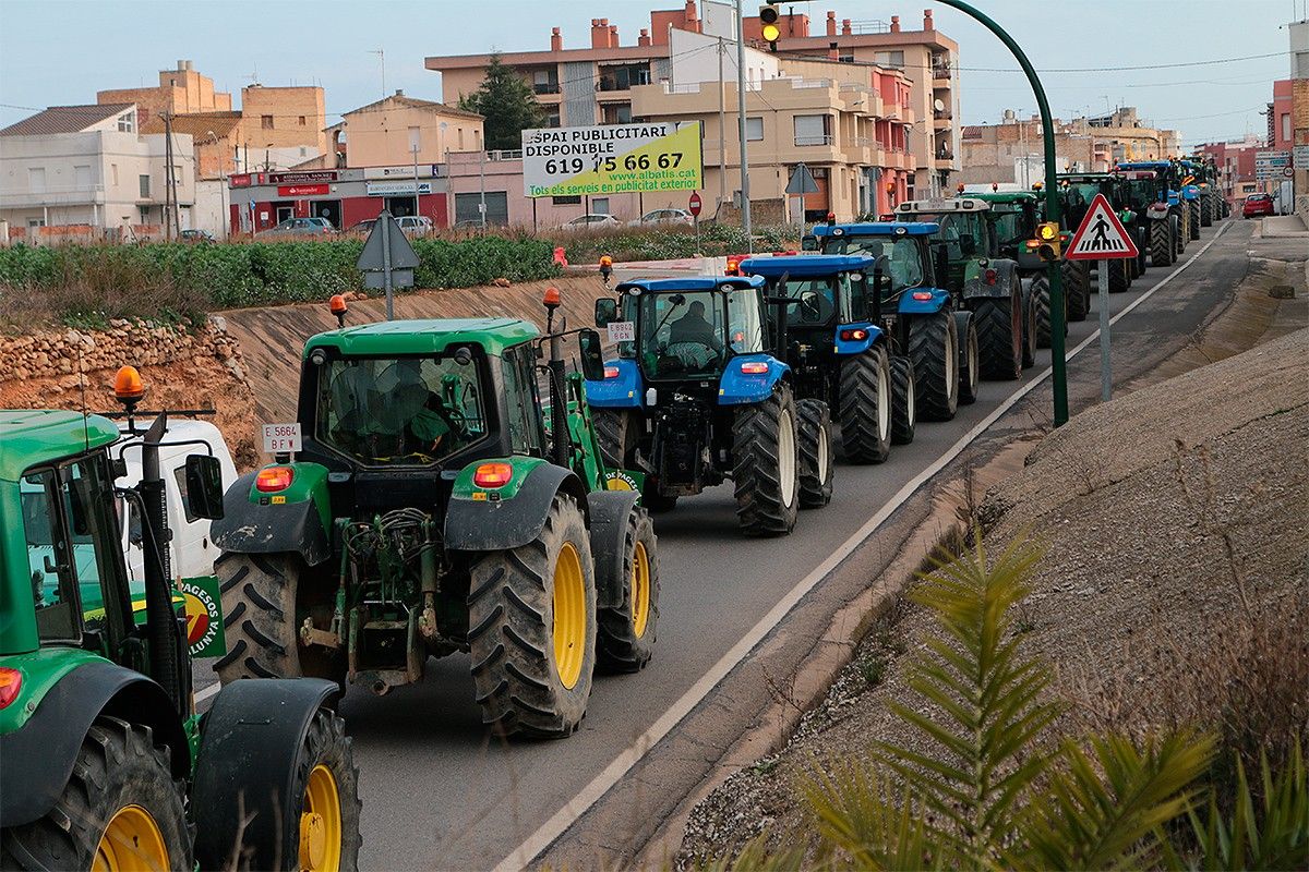 La sortida de la ruta de les Terres de l'Ebre ha concentrat 41 tractors