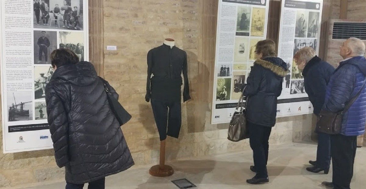 L'exposició 'El vestit tradicional al Montsià', inaugurada este dijous al Museu de la Mar de l'Ebre de La Ràpita.