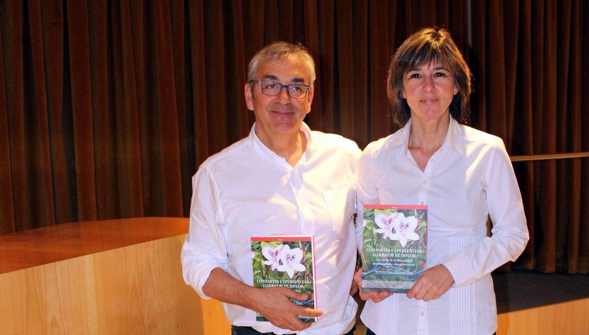 Els autors del llibre, Pilar Montesó i Lluís Rosselló.
