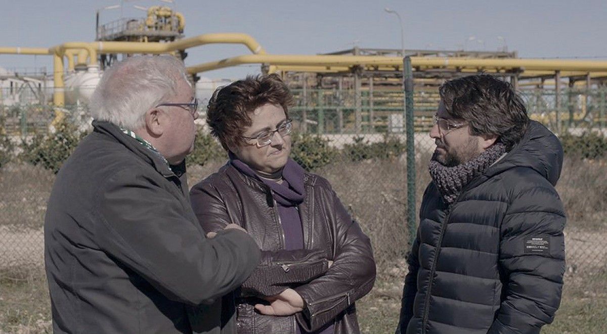Evelio Monfort i Cristina Reverter, de la Plataforma en Defensa de les Terres del Sénia,  amb Jordi Évole 